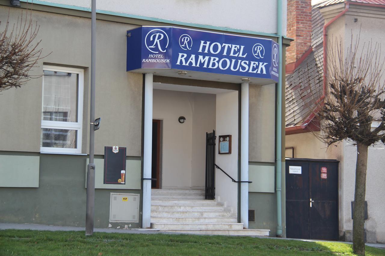 Hotel Rambousek Nové Město nad Metují Exteriör bild