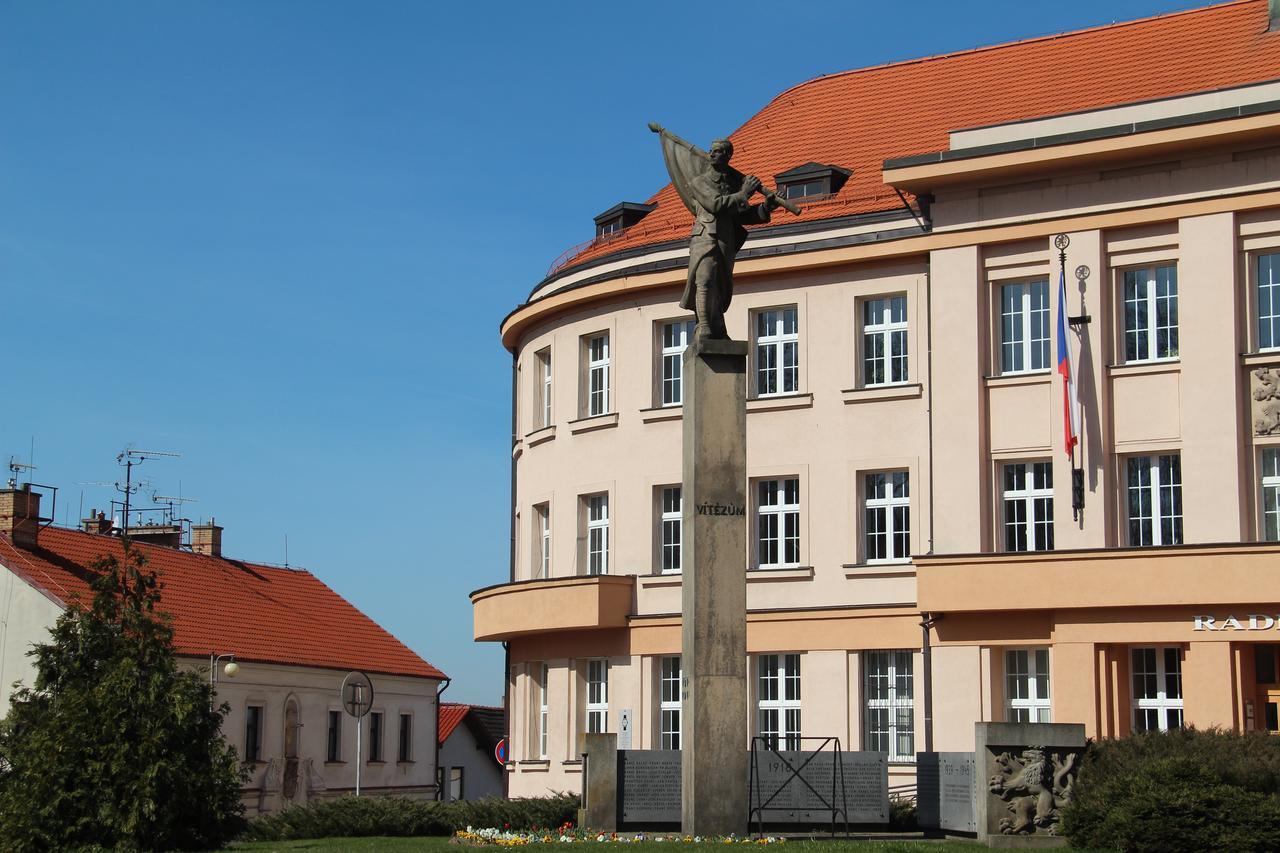 Hotel Rambousek Nové Město nad Metují Exteriör bild